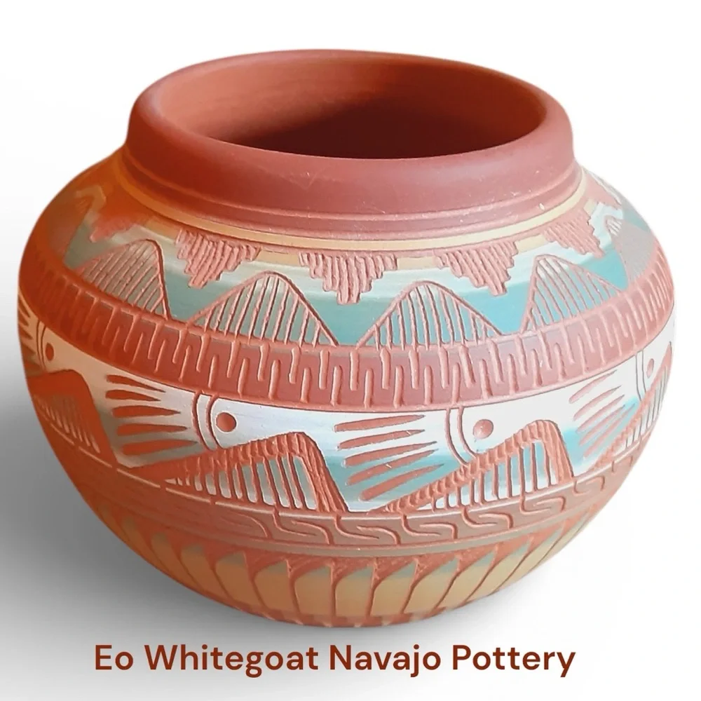 Gorgeous Vintage Navajo Handmade Painted Etched Pottery Vase Signed Eo Whitegoat